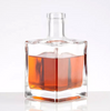 Bouteille en verre de Vodka rectangulaire de 750 ml avec liège pour whisky Brandy Tequila rhum Gin bouteille de vin de liqueur personnalisée